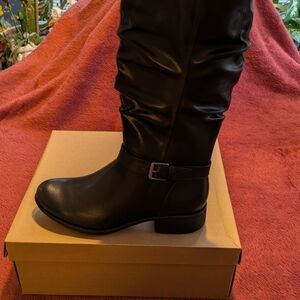 Nwb Frye &Co women's black faux leather tall riding boots, size 7.5